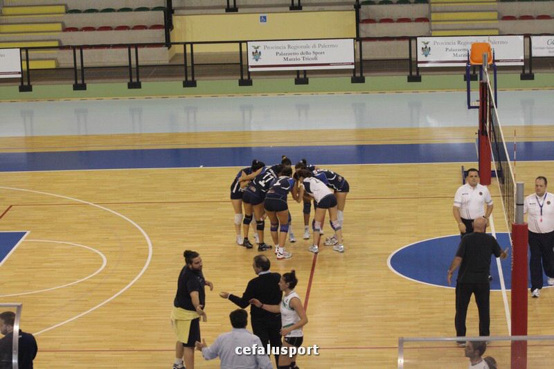 111030 volley 269_tn.jpg